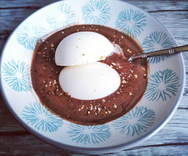 Soupe de chocolat et glace vanille maison