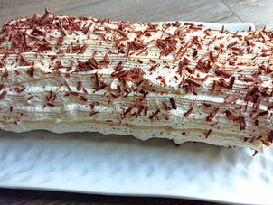 Bûche pâtissière roulée à la pêche et chantilly mascarpone