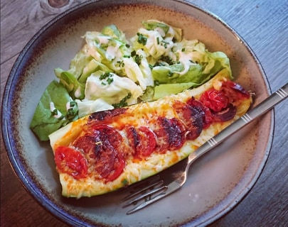 Barquettes de courgettes façon pizza au chorizo dans le micro pro grill Tupperware