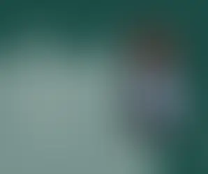 Christian Milan und das M3E-Logo mit einer Geburtstagstorte sind zu sehen. Grüner Hintergrund.