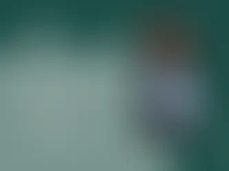 Christian Milan und das M3E-Logo mit einer Geburtstagstorte sind zu sehen. Grüner Hintergrund.