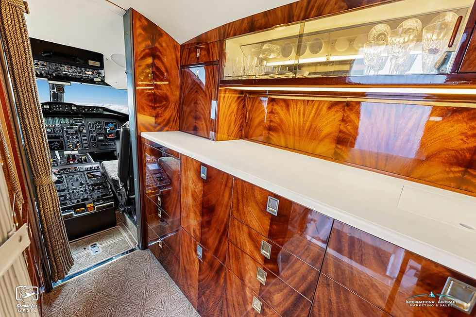 Thumbnail: 1995 Bombardier Challenger 601-3R N320TM