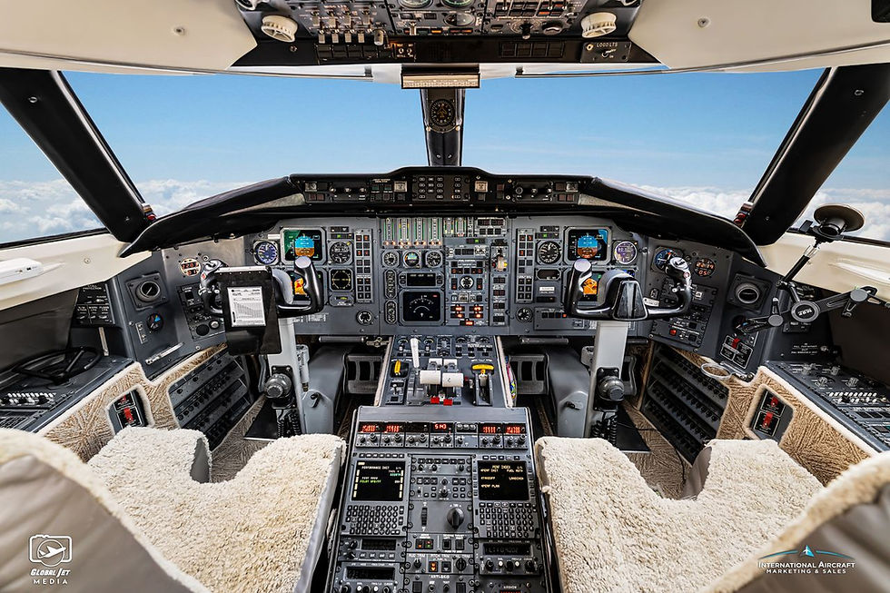 Thumbnail: 1995 Bombardier Challenger 601-3R N320TM