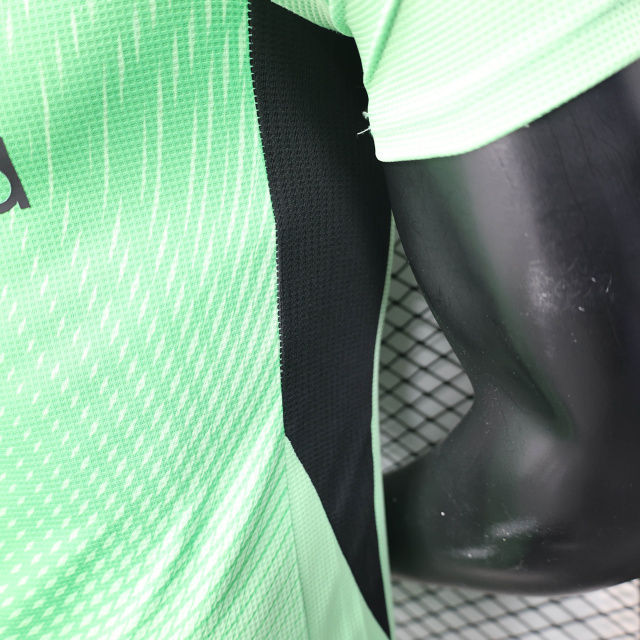 Miniatura: Liverpool Fc - Goleiro 2025/26  Versão Jogador 