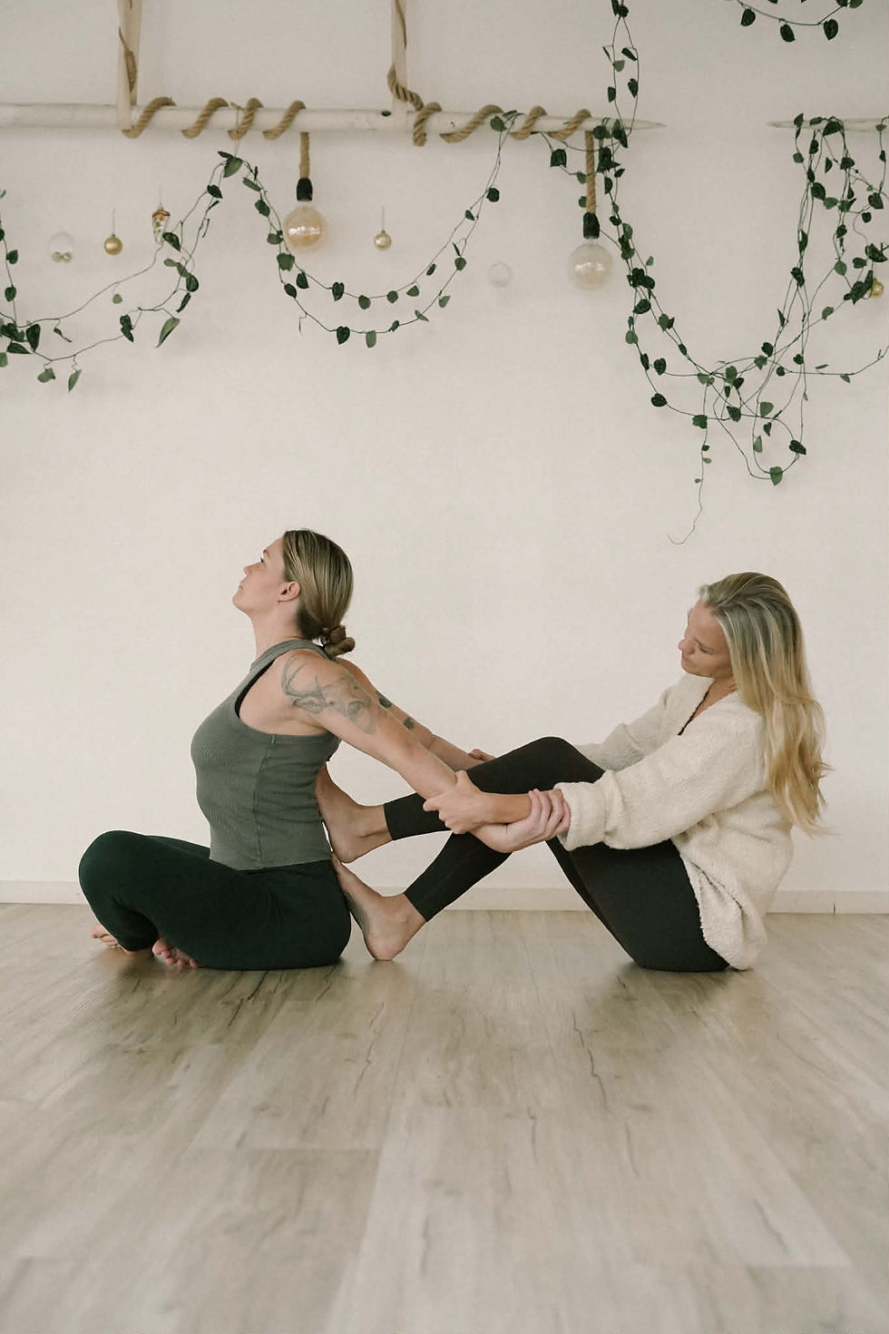 Revolutions and revelations ° avustus workshop Elisan ja Miiran kanssa