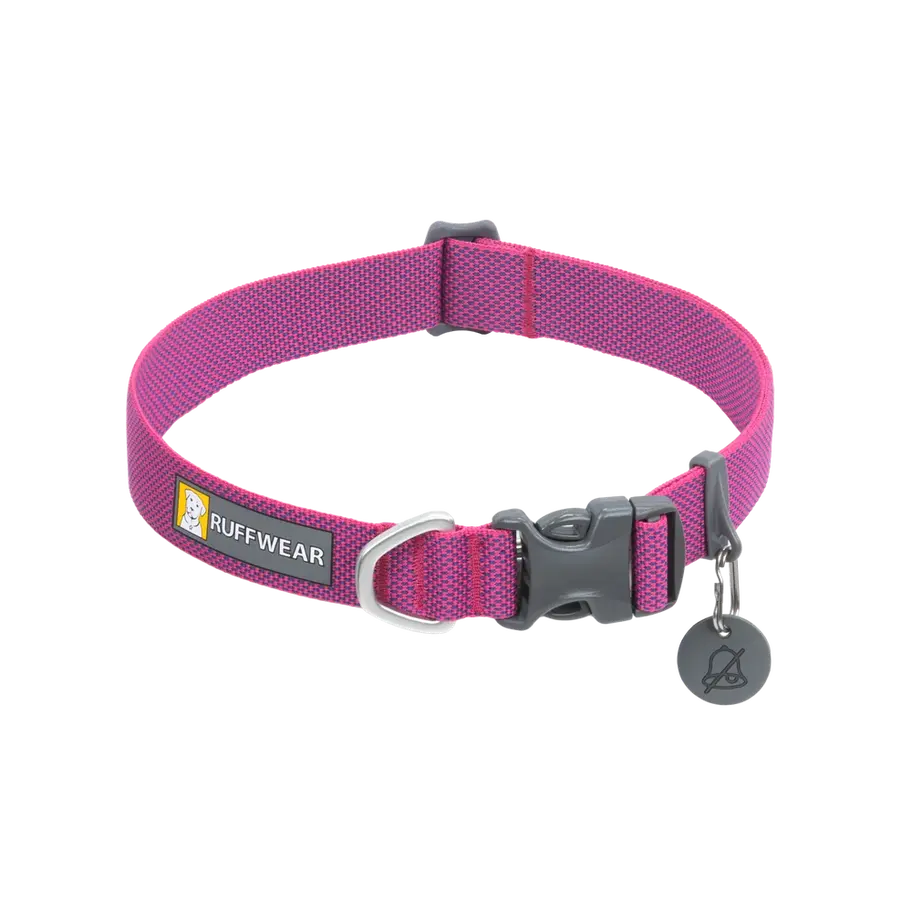קולר Ruffwear Hi & Light Collar לכלבים בצבע ורוד Alpenglow, עם אבזם ותג זיהוי