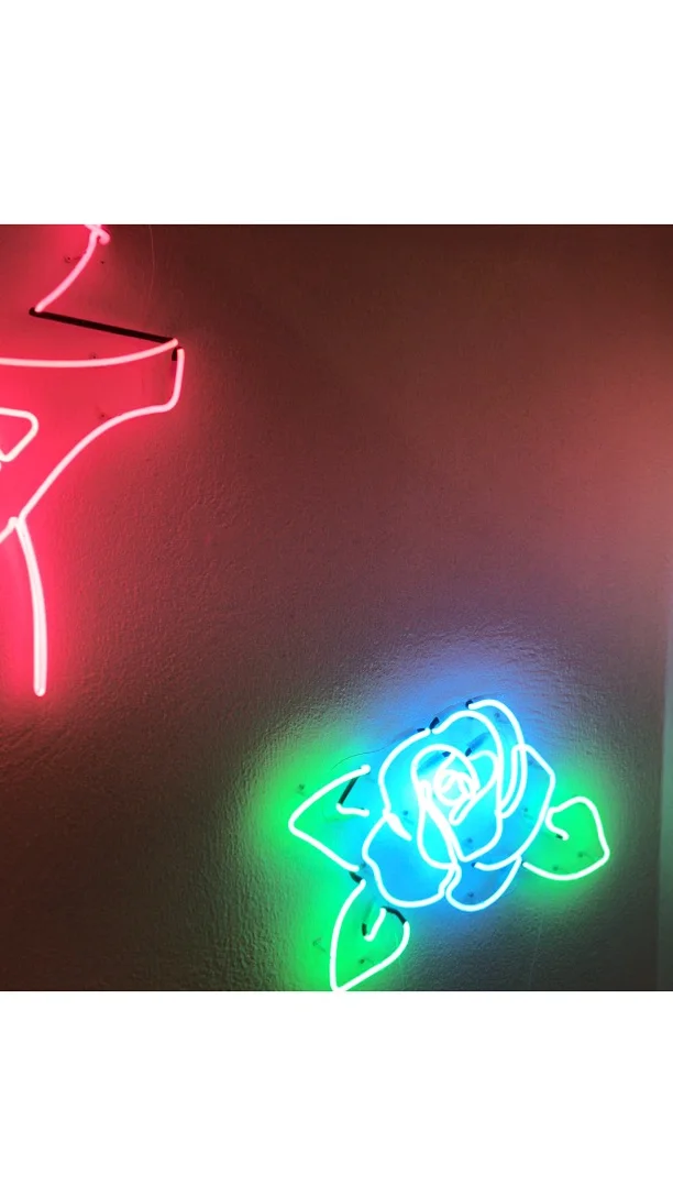 home lamba neon art