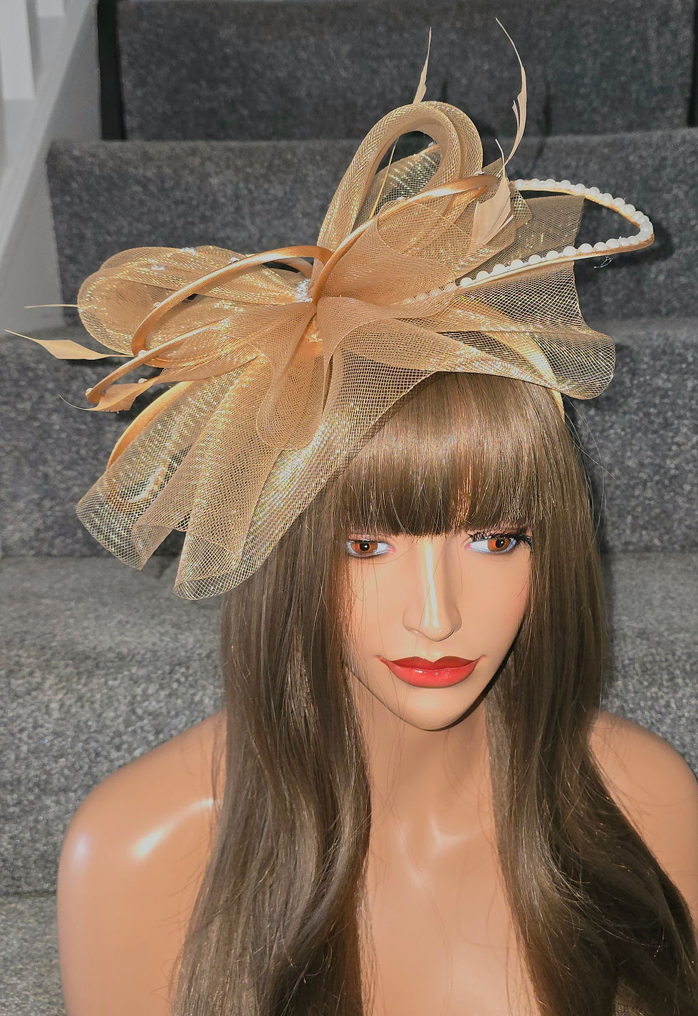 Gold mesh Fascinator on a band with pearls & diamante 090925