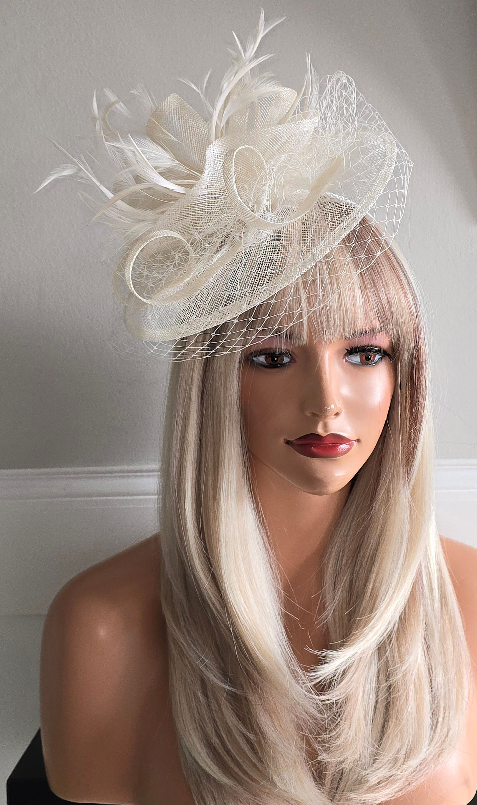 Ivory sinamay Fascinator with veiling on a band 200926