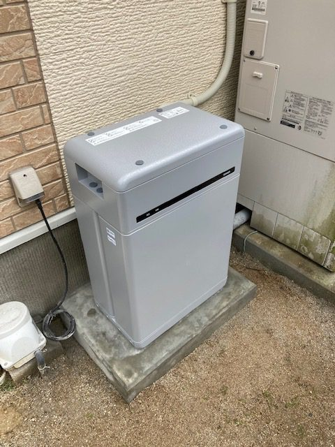 9.8ｋWh蓄電池ユニット