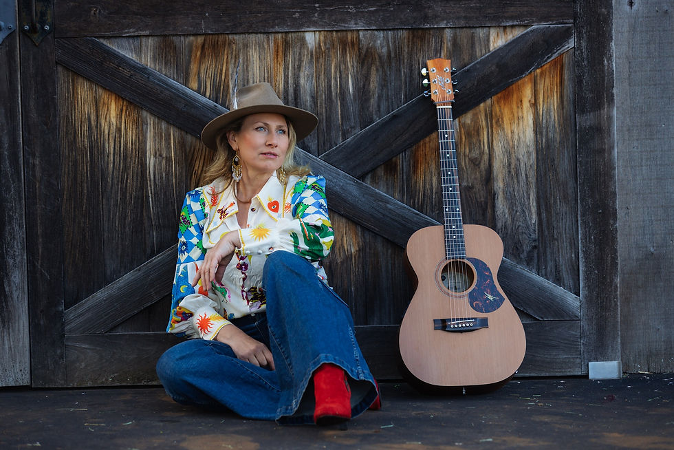 FREE GIG: Amber Kenny