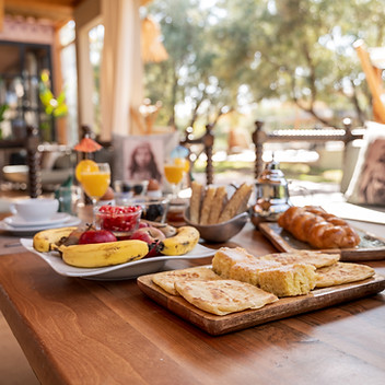 Domaine-de-Tameslohte-Continental-breakfast