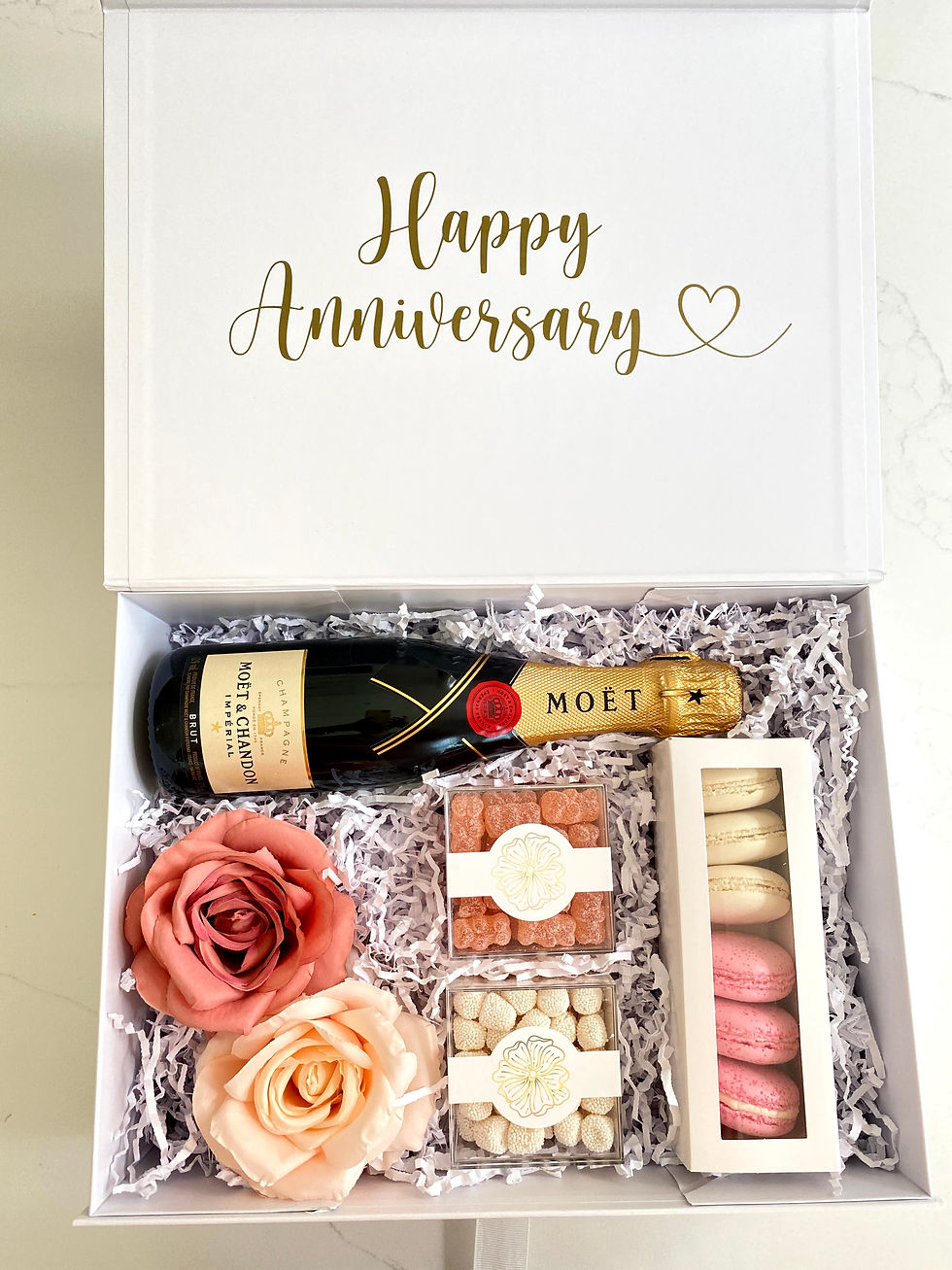 MOËT &amp; CHANDON - macaron Moet & Macarons | CADEAU
