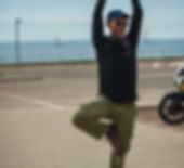 עמידת יוגה, אופנוען מאומן, מערכת תקשורת, דיבורית, קארדו, רקע סירות בים