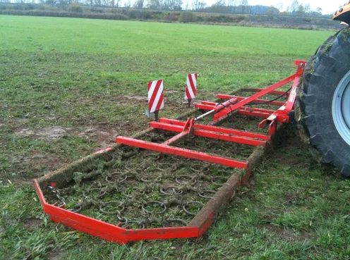 Herse de prairie en action