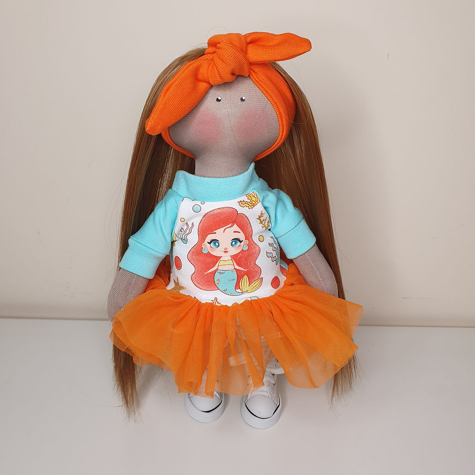 Miniatura: Lalka z włosami jasno brązowymi  ciemnoskóra 