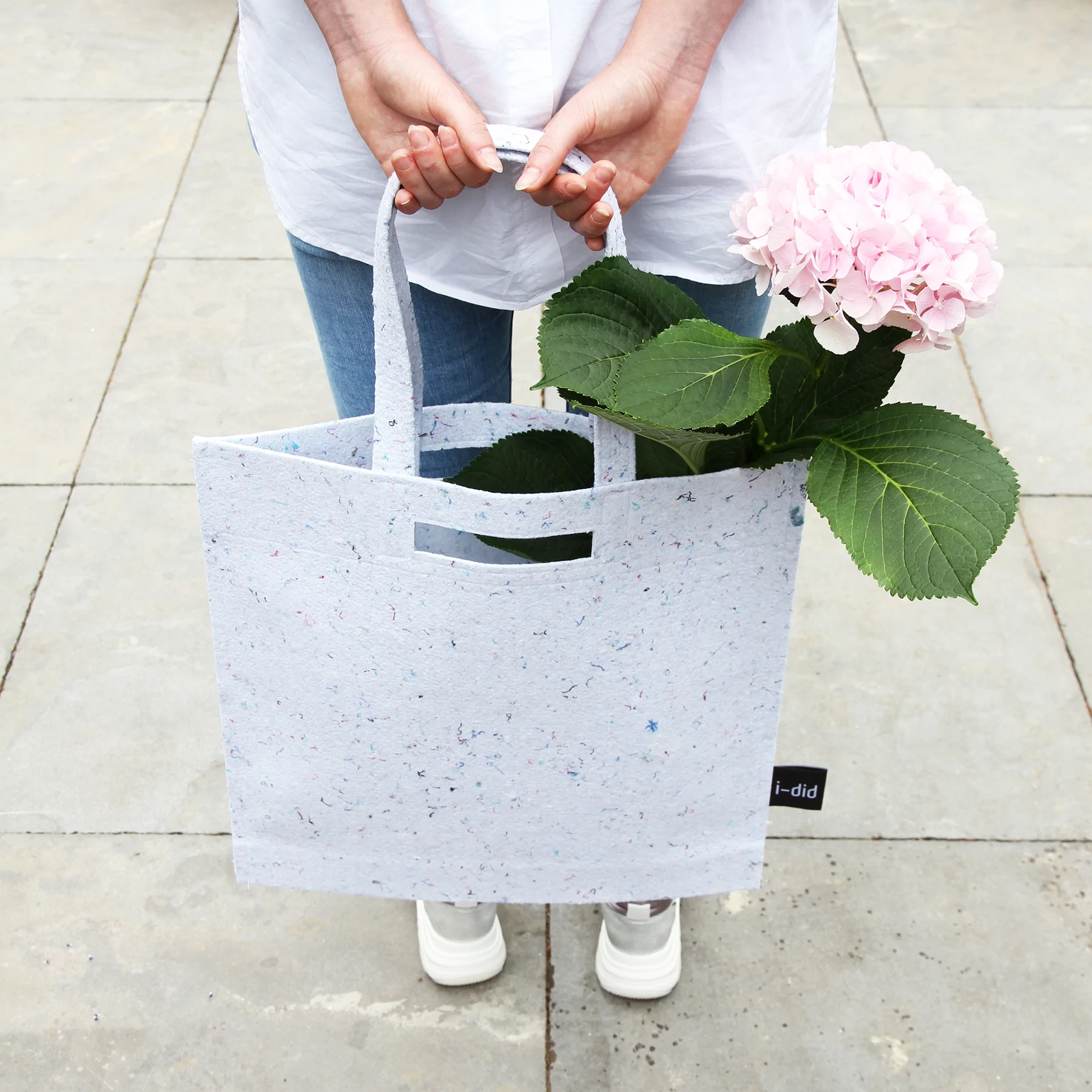 3B_Shoulderbag_CareWhite_15082015_1800x1800.webp
