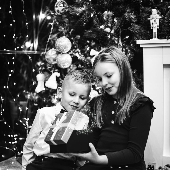 sesja rodzinna, fotografia rodzinna, sesja dziecięca, fotografia dziecięca, fotograf rodzinny kraków, sesje w plenerze, Joanna Banach fotograf, Głębia Chwil fotografia Joanna Banach, sesje świąteczne, 