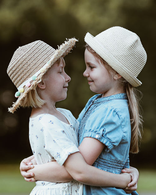 sesja rodzinna, fotografia rodzinna, sesja dziecięca, fotografia dziecięca, fotograf rodzinny kraków, sesje w plenerze, Joanna Banach fotograf, Głębia Chwil fotografia Joanna Banach