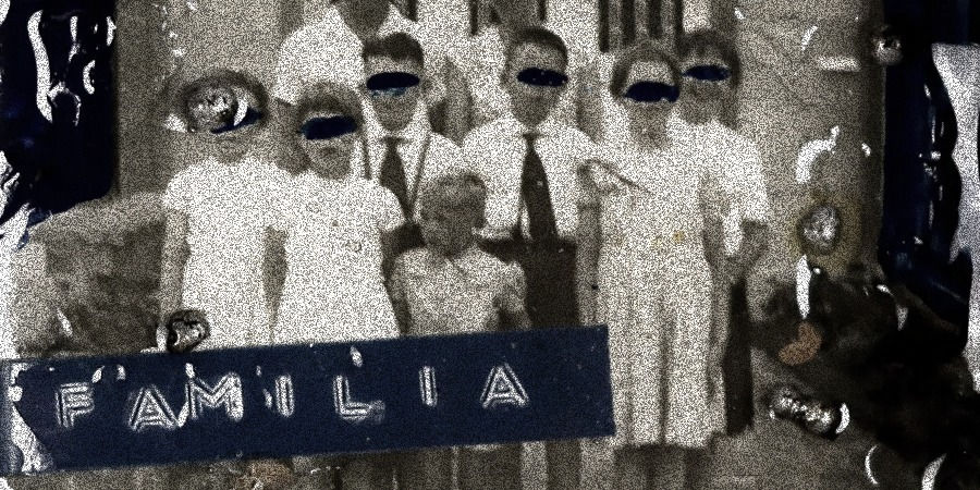 Extract from the zincstagram LA Familia Grande