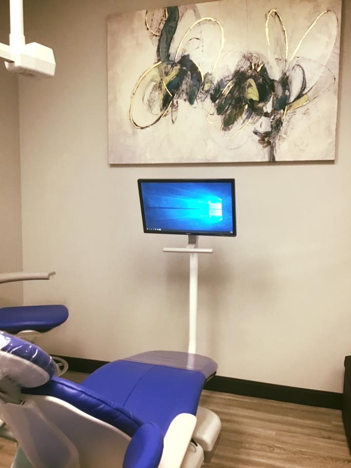 MONITOR MOUNT