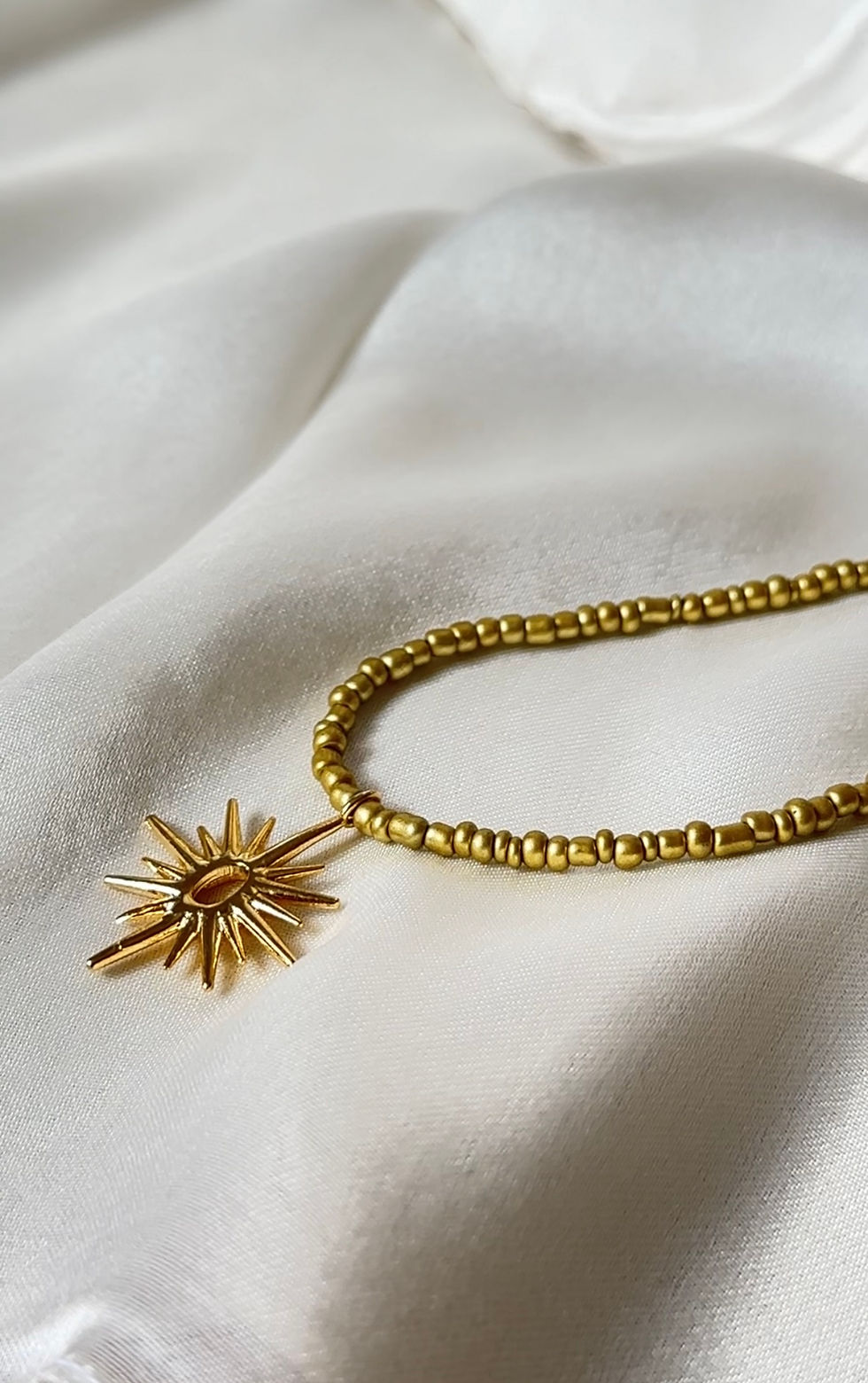 Küçük resim: El İşi Boncuklu Gold Kolye