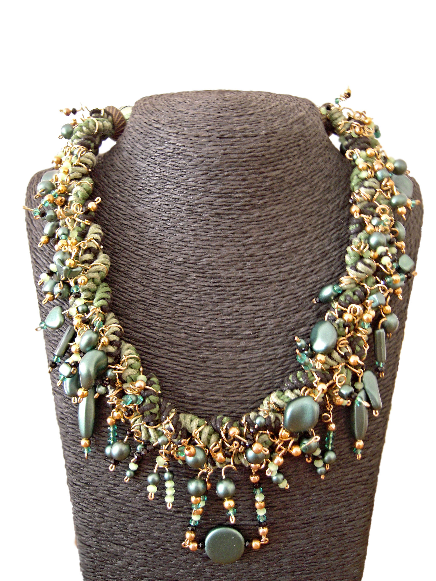 Collier macramé femme et ses perles