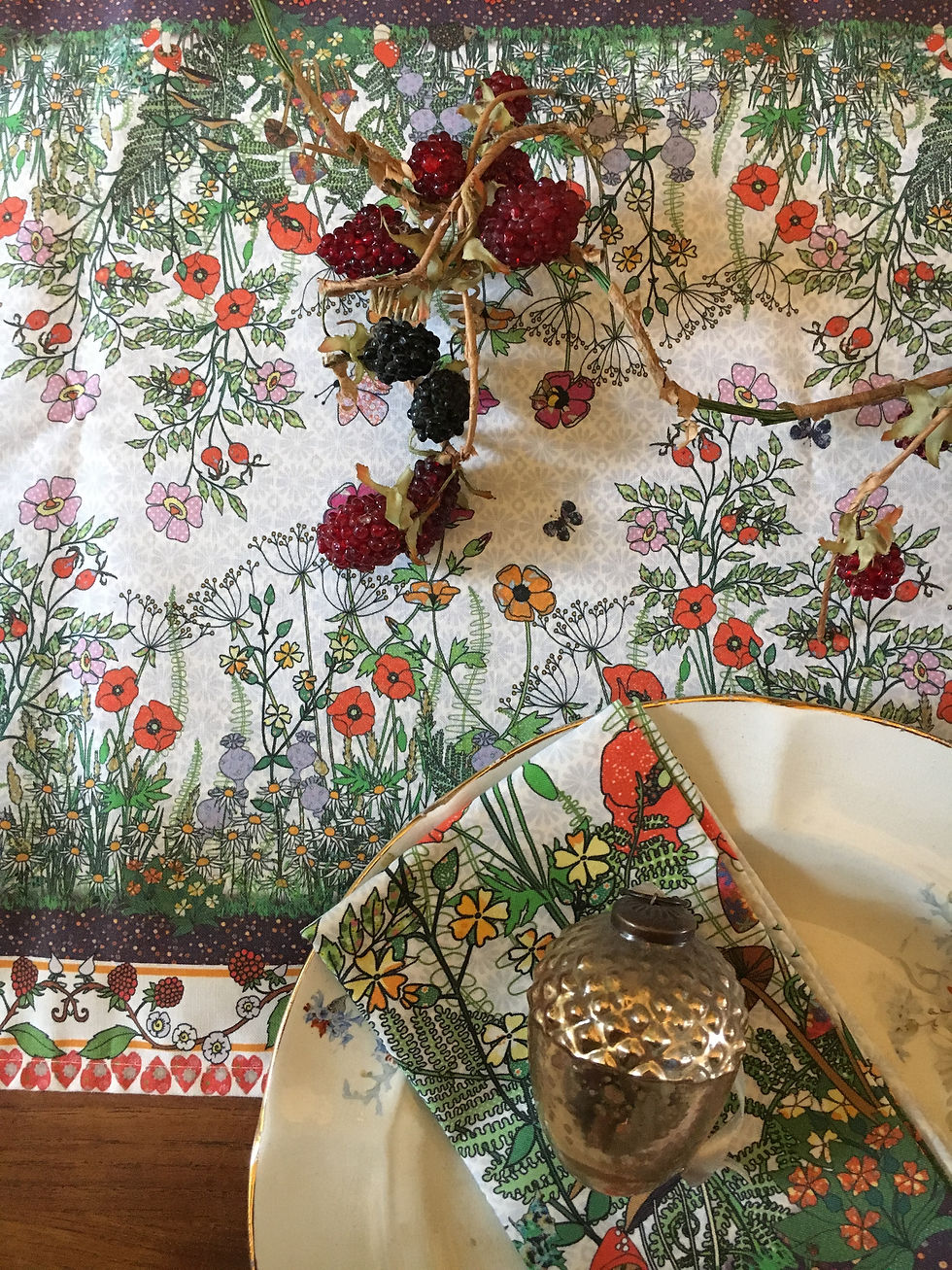 Miniaturbild: Countryside Hedgerow design on a table runner, wildflowers , bees and hearts