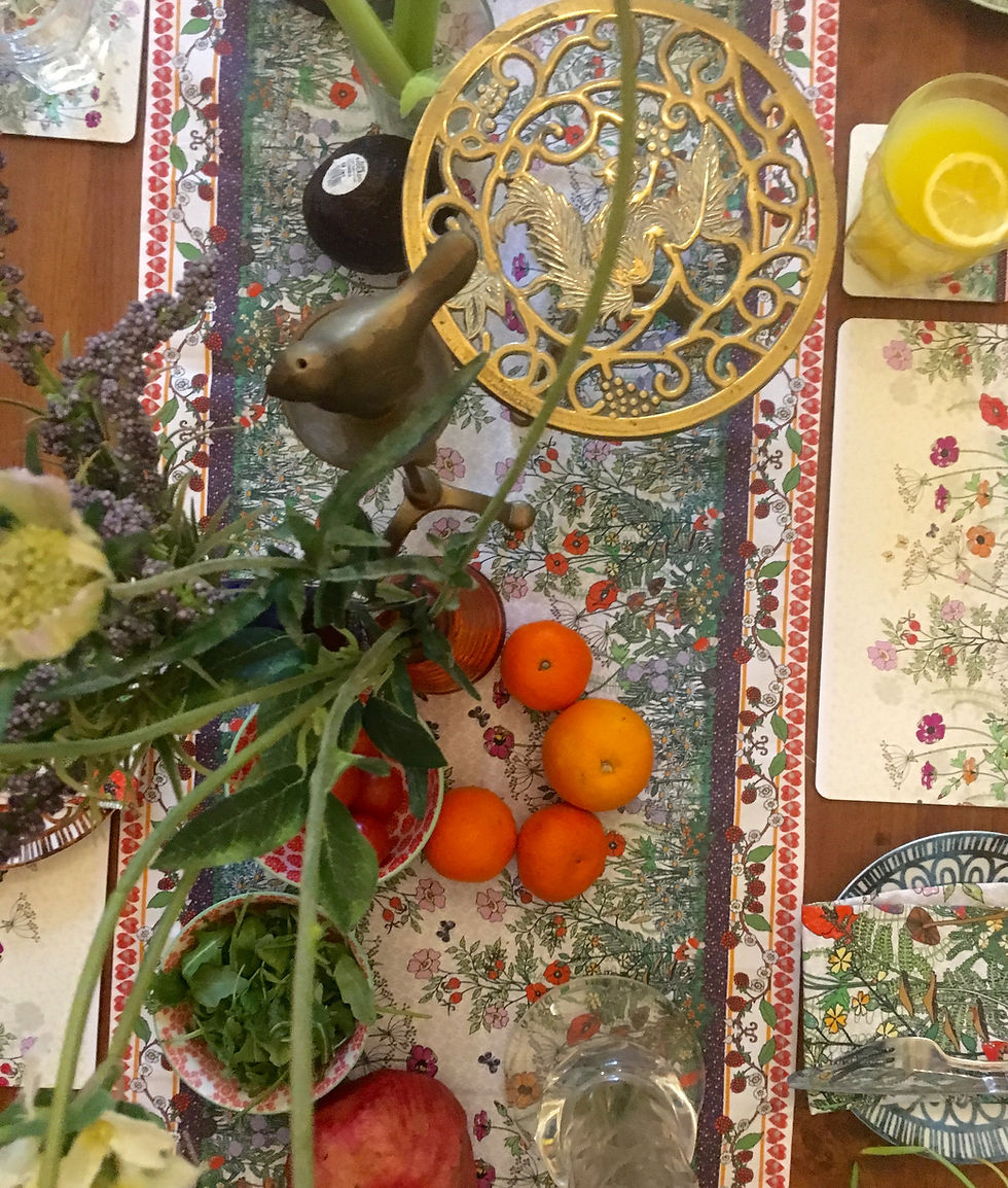Miniaturbild: Countryside Hedgerow design on a table runner, wildflowers , bees and hearts