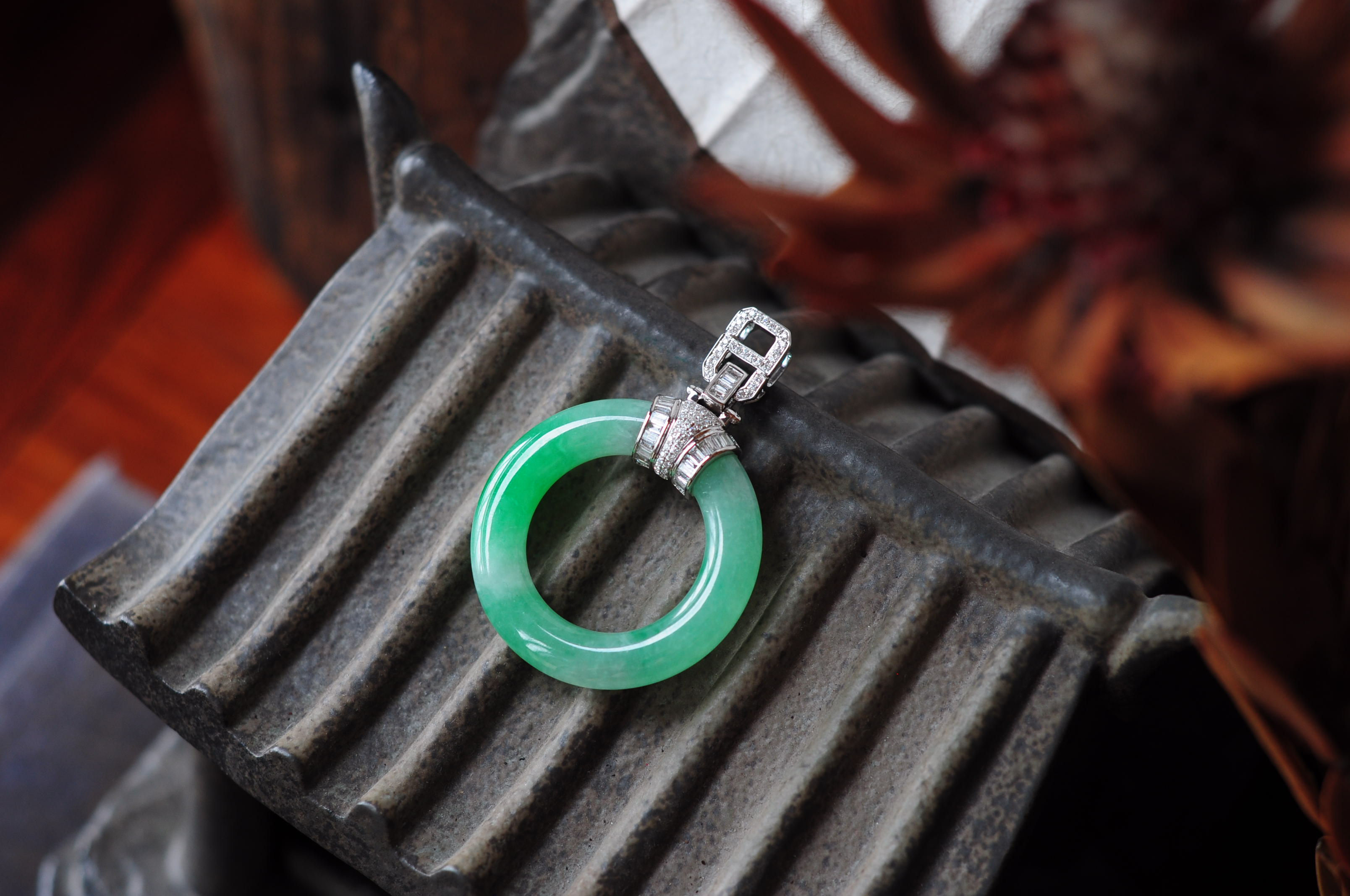 Jadeite Pendant 翡翠平安環吊墜