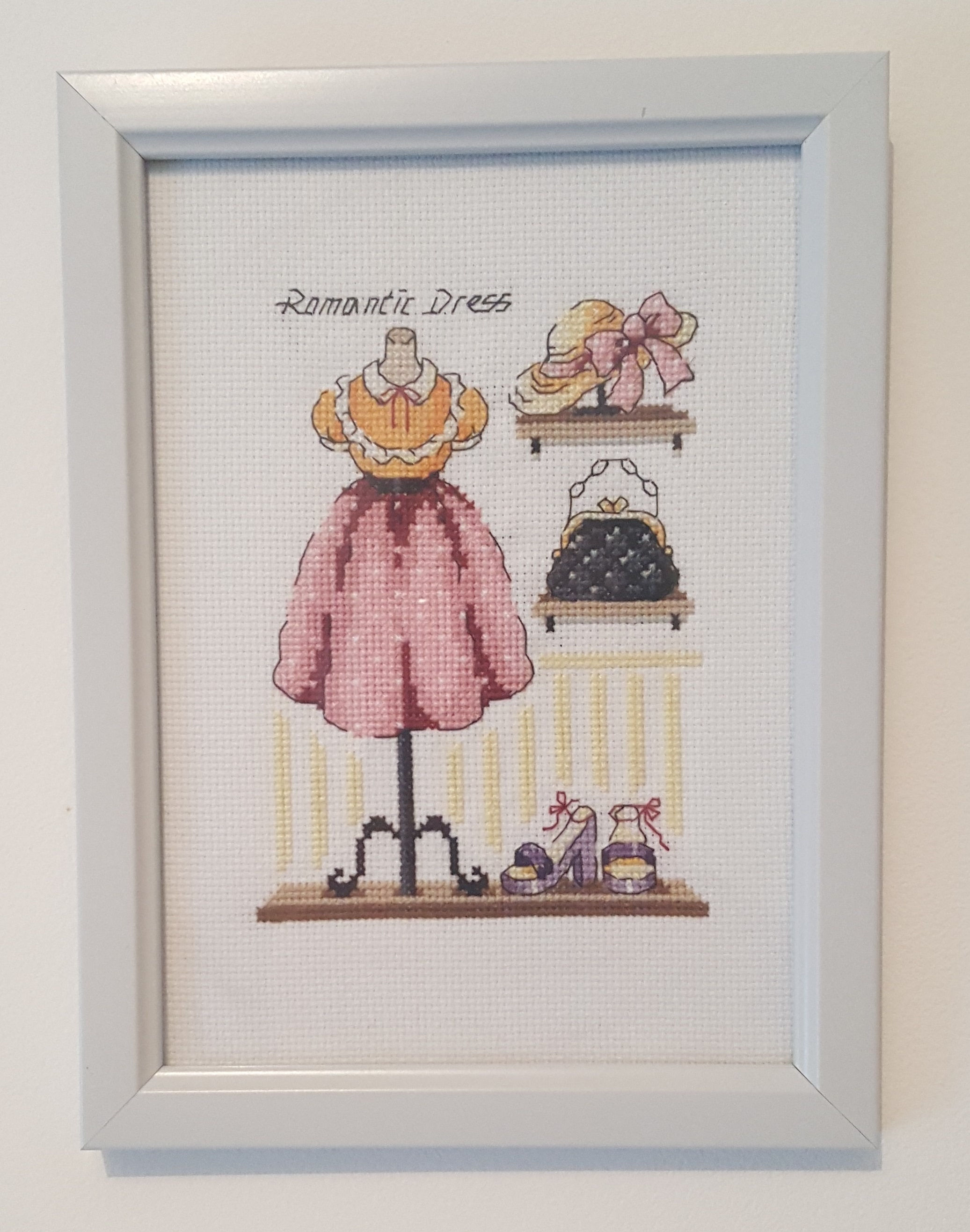 Cadre en point de croix, "Romantic dress" rose