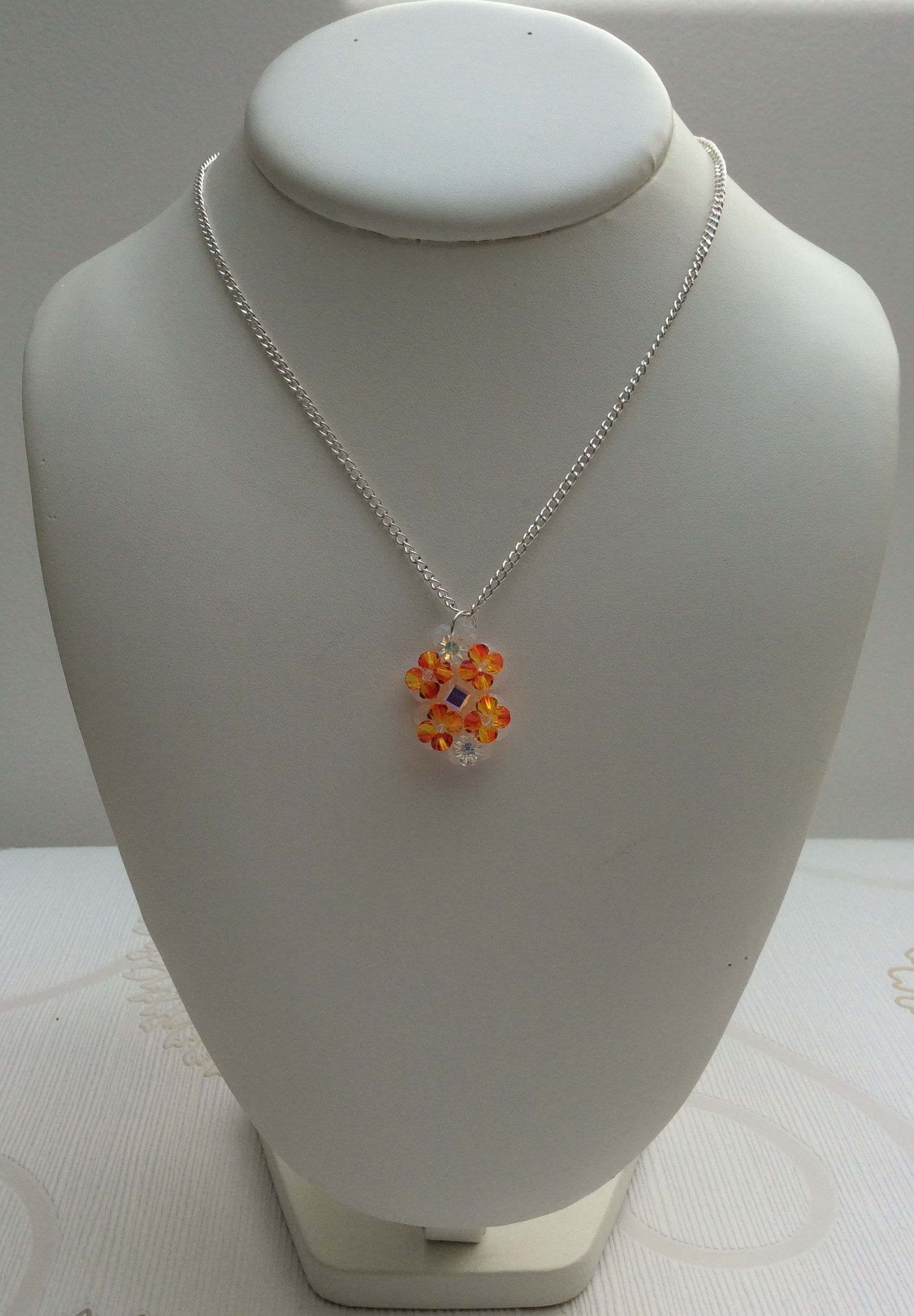 Pendentif, le rectangle en perles swarovski orange jaune