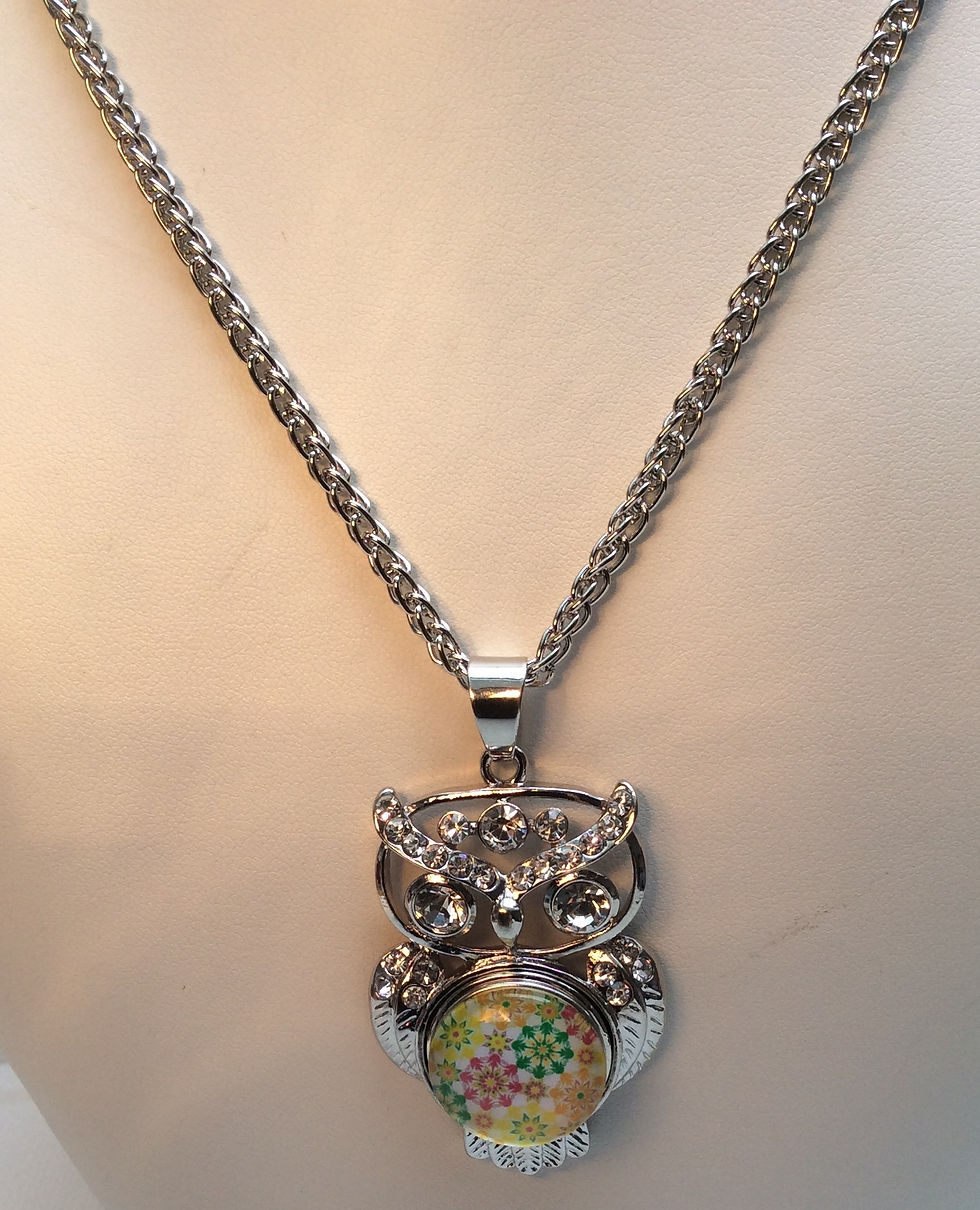 Miniature : Pendentif, hibou argenté agrémenté d'un bouton pression