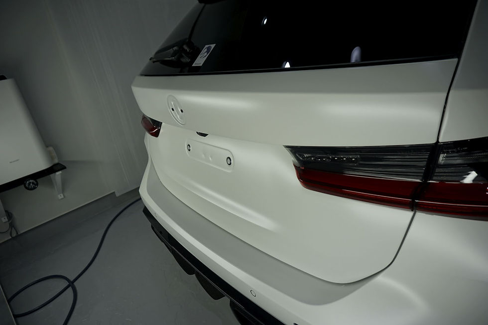 リヤゲートのプロテクションフィルム施工 BMW M3 CSツーリング BMW M3