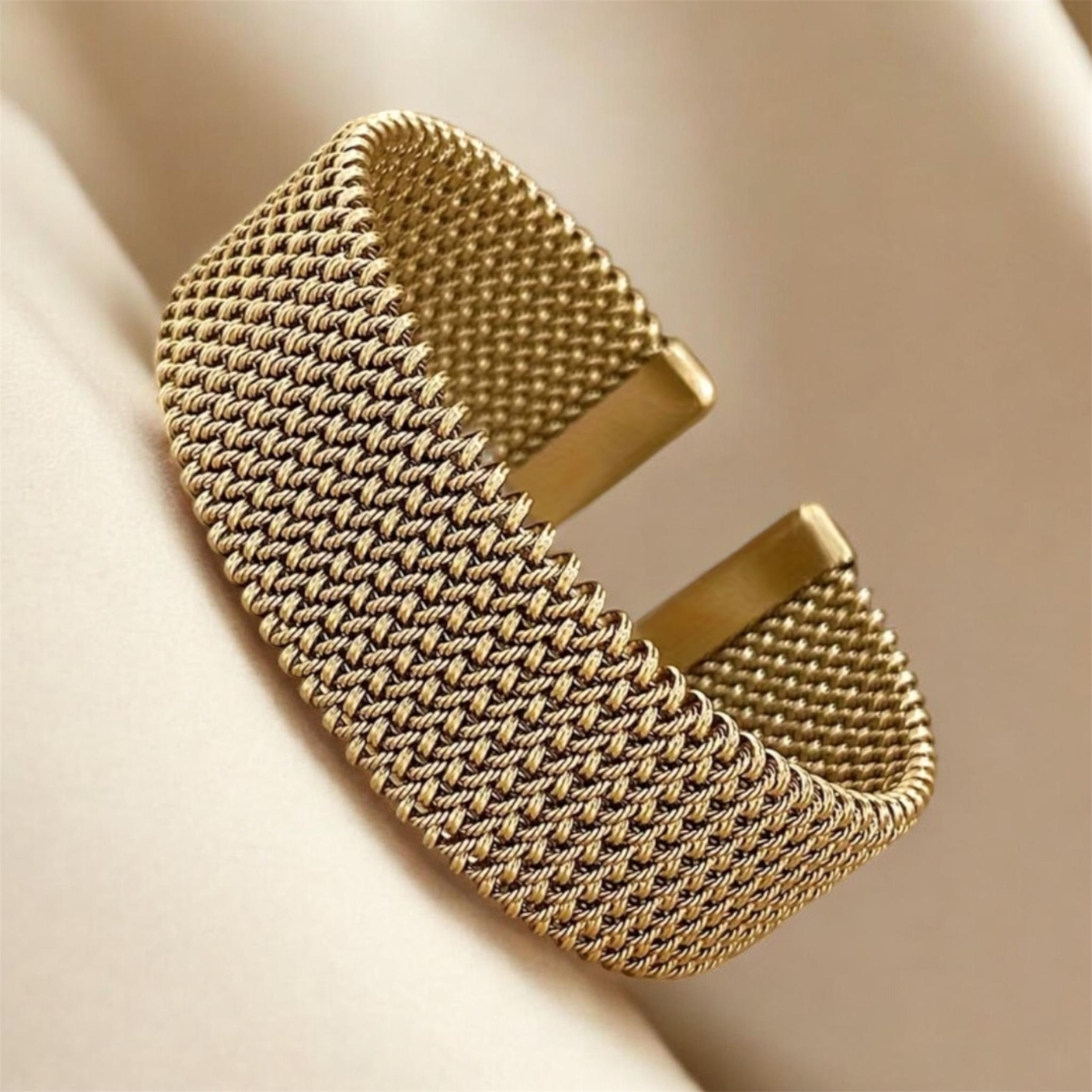 Auréa Mesh Cuff