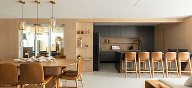 Ambientes integrados e contemporâneos transformam casa paulistana de 300 m² em refúgio