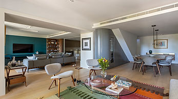 Palacete contemporâneo no campo de Ourique em Lisboa