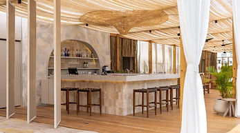 Arquitetura sensorial conecta gastronomia e experiência na Praia Brava