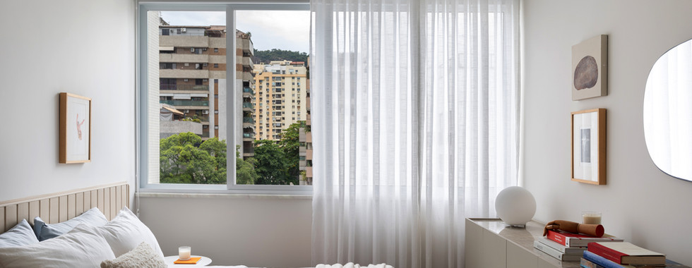 Apartamento de 40m² aposta na integração, luz natural e design minimalista