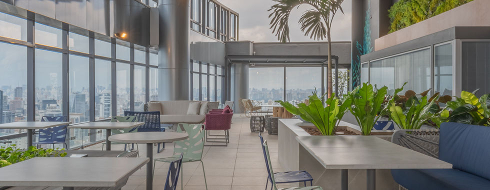 Terraço comercial se transforma em área de coworking e espaço de eventos