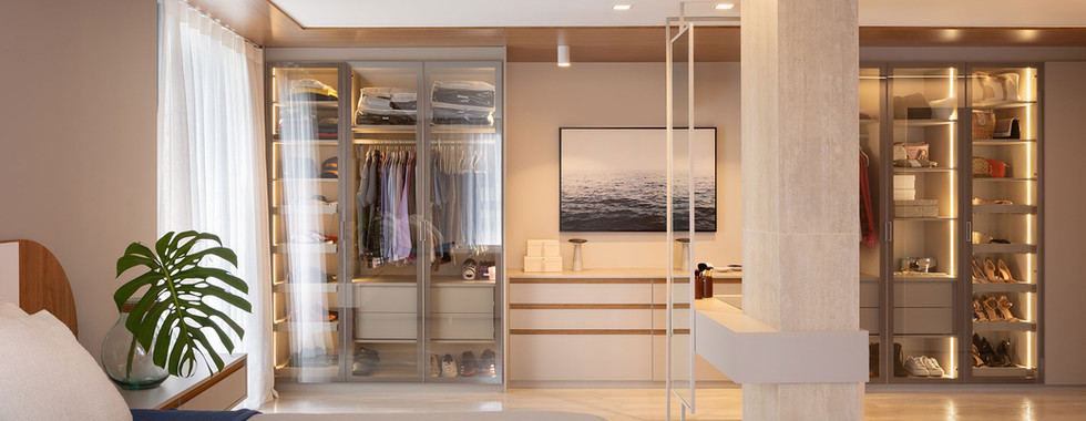 Cobertura de 305 m² une muxarabi, vista para a praia e suíte de 40 m²