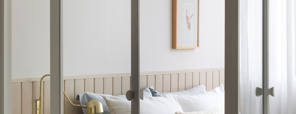 Apartamento de 40m² aposta na integração, luz natural e design minimalista