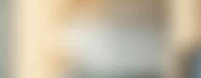 Marcenaria inteligente otimiza layout de estúdio de 24 m²