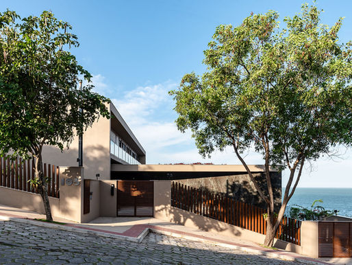 Casa Une Pedra e Madeira, Garantindo o Mais Alto Luxo