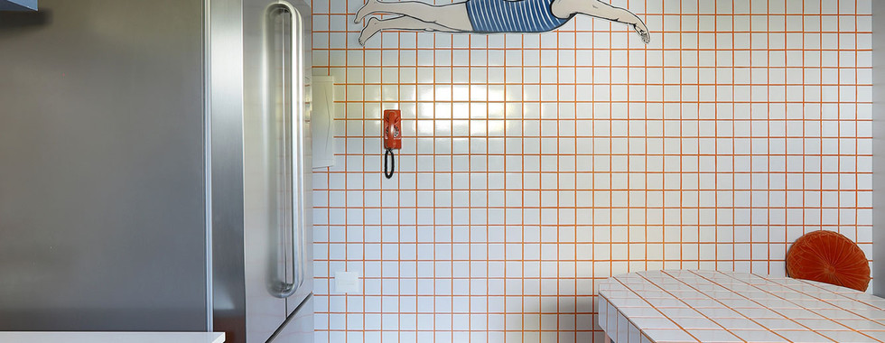 Música de Barbatuques inspira apartamento colorido de 90 m²