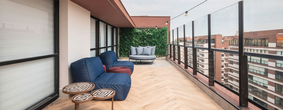 Duplex de 350 m² combina modernidade e aconchego para jovem família paulistana