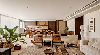 Apartamento em São Paulo busca o acolhimento de uma casa em meio àrotina urbana, assinado por VOA Arquitetura