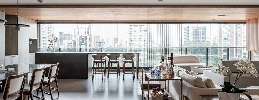 Apartamento de 250 m² ganha elegância e fluidez com paleta neutra