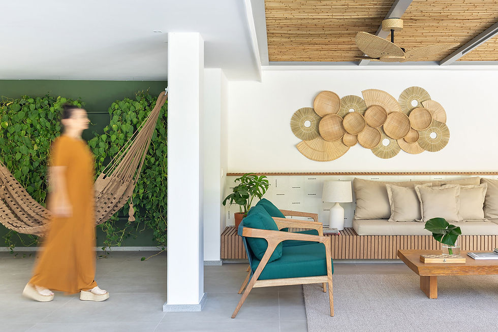 Anexo de lazer de 75 m², com área gourmet, estar, banheiro e depósito, é feito para um casal com oito filhos
