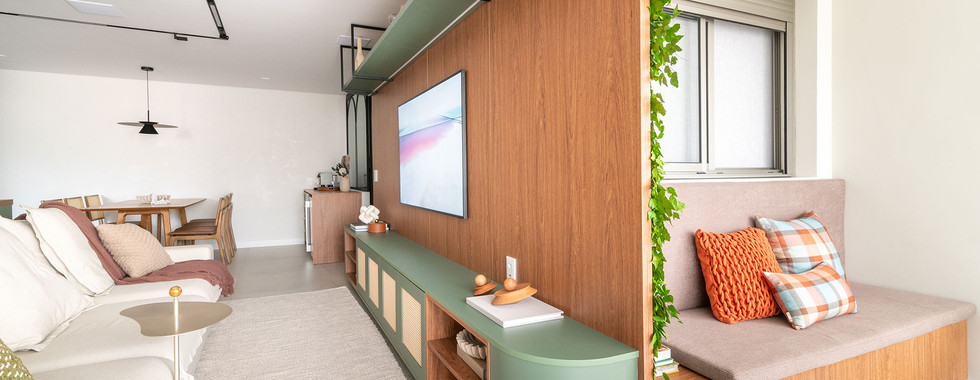 Tons naturais, serralheria e formas geométricas marcam apartamento em estilo farm